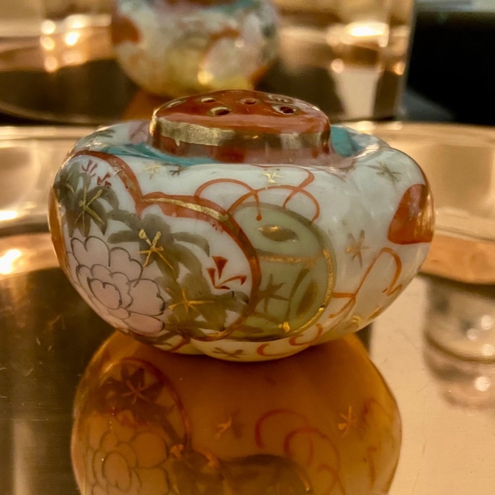 Vintage Japanese Satsuma  Salt or Pepper Shaker